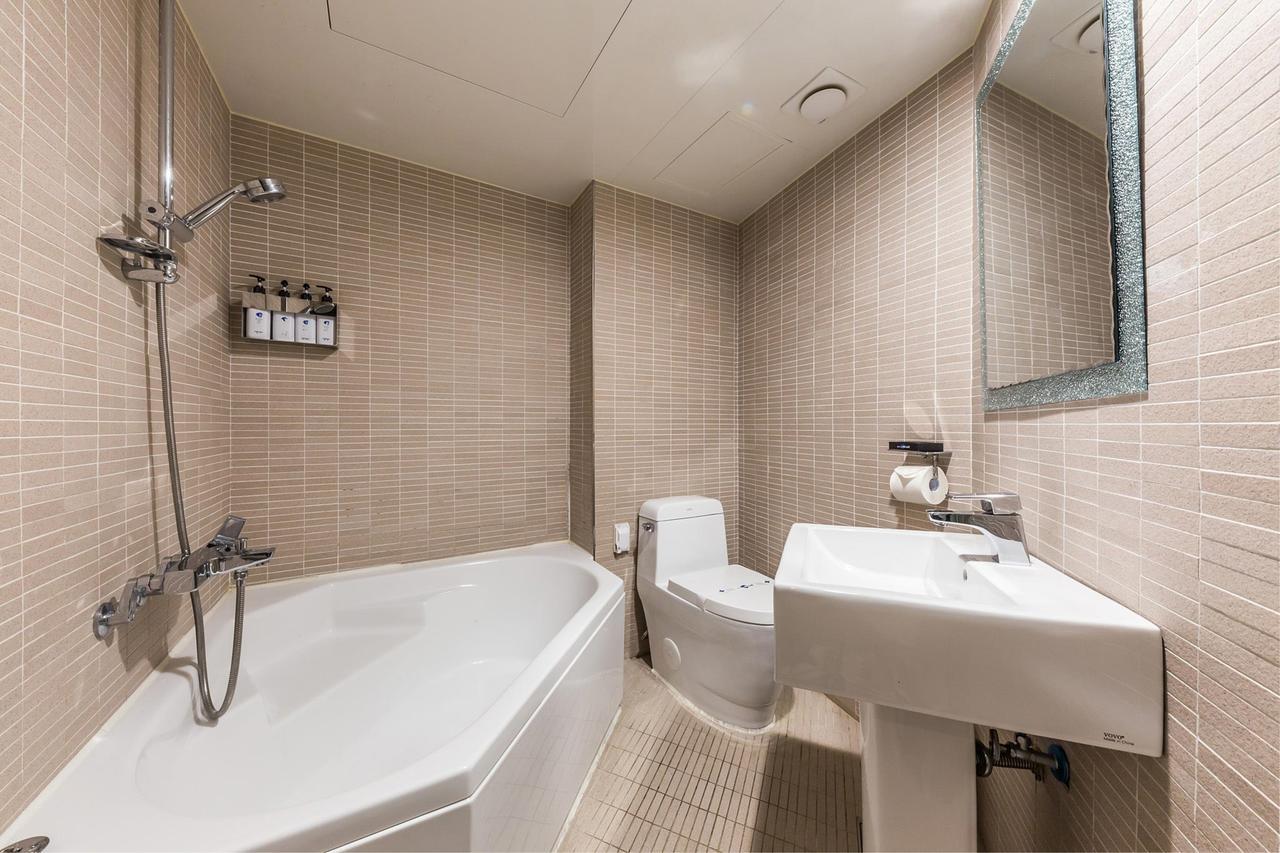 Cheonho Hotel The Blue Сеул Экстерьер фото