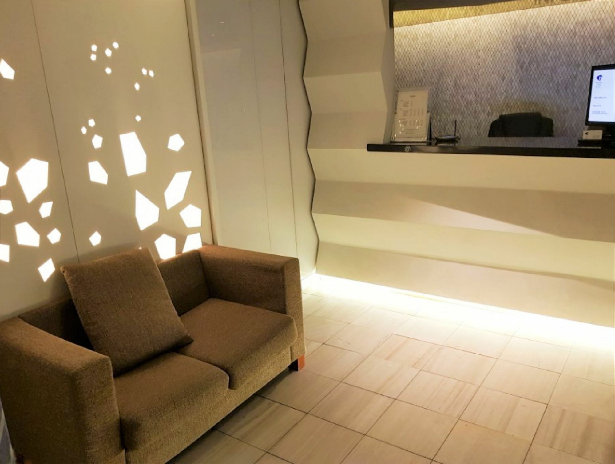 Cheonho Hotel The Blue Сеул Экстерьер фото